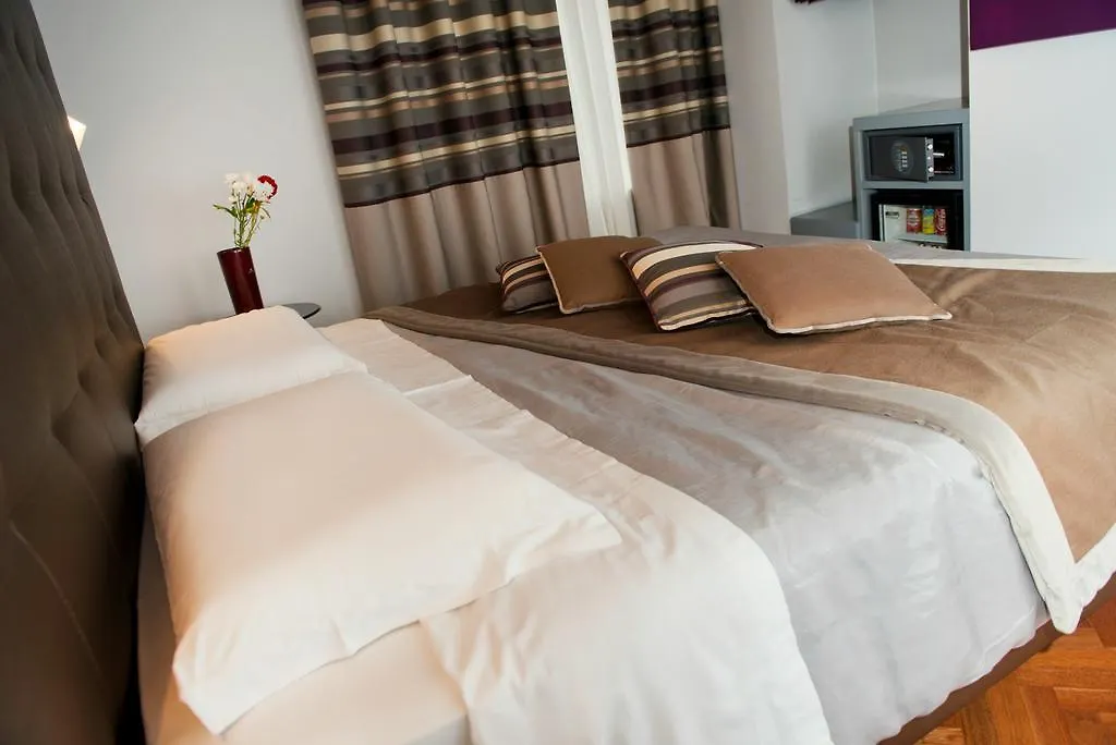 Relais Forus Inn Roma 3*,